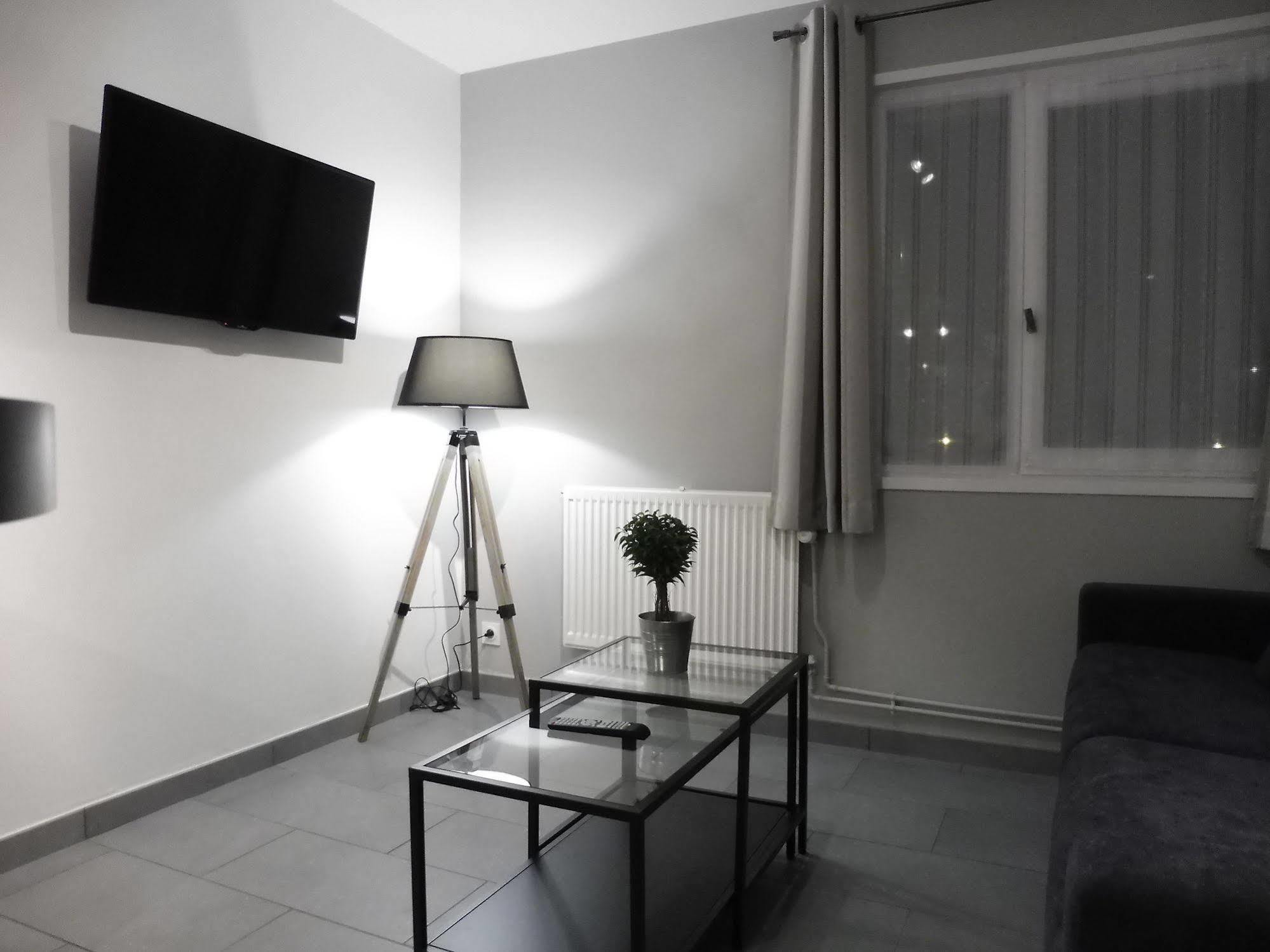 Memorial-Sleep In Normandie Apartment ก็อง ภายนอก รูปภาพ
